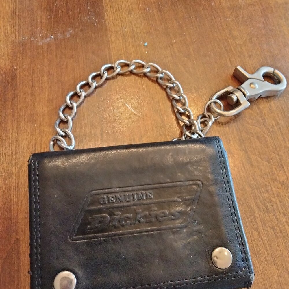 Genuine Dickies Black Leather Wallet With Chain